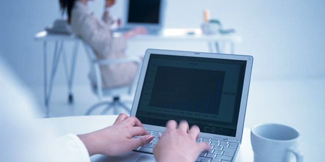 電飾活動に役立つWEBデザイナーのコミュニケーションスキル